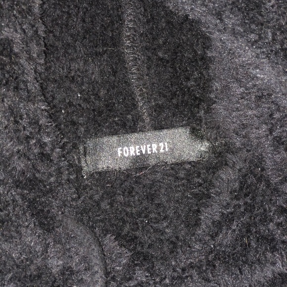 Women’s forever 21 Sherpa crop top sweatshirt - Picture 3 of 4